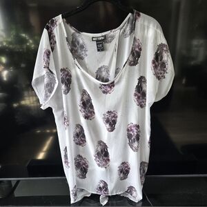 Hot Topic White Top with Purple Floral Skull Print